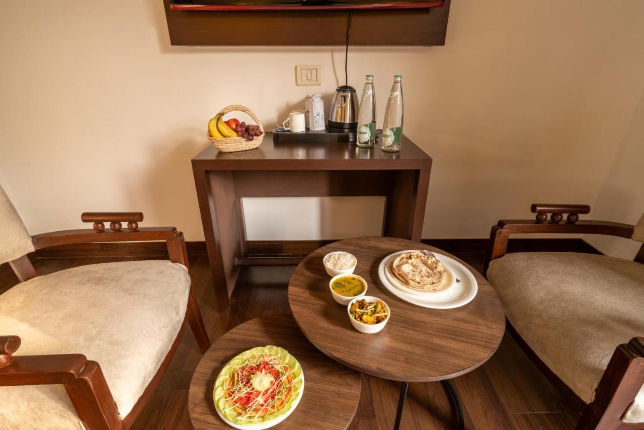 Lime Boutique B&B Gk-1 At Kailash Colony Metro , Greater Kailash Near Eros Hotel Nehru Place ニューデリー エクステリア 写真
